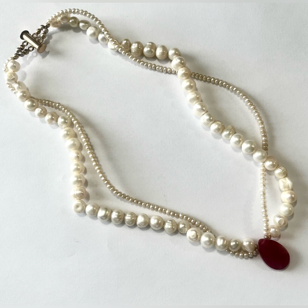 Handmade Freshwater Pearl Necklace with Red Teardrop Pendant - Picture 3 of 6